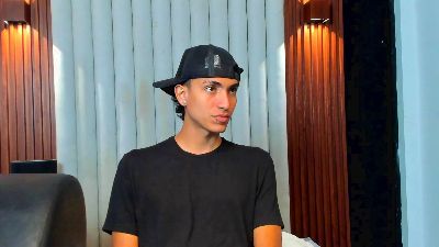 MYKE_TUCKER live cam on Cam4