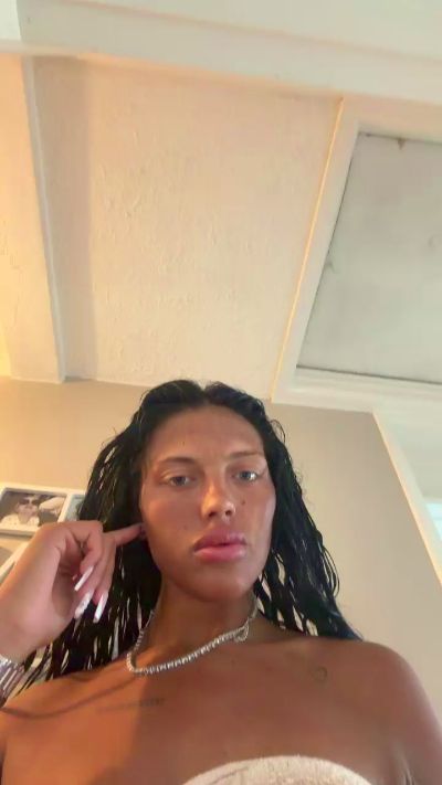 Mace444x live cam on Cam4
