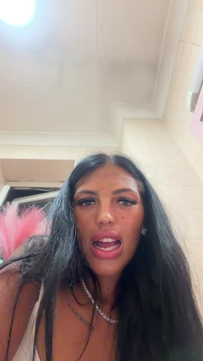 Mace444x live cam on Cam4