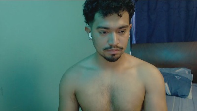 Macrino2 live cam on Cam4