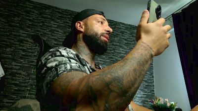 MaculineGuy69 live cam on Cam4