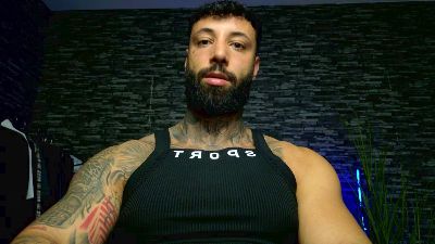 MaculineGuy69 live cam on Cam4