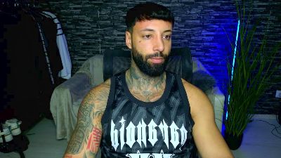 MaculineGuy69 live cam on Cam4
