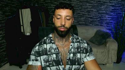MaculineGuy69 live cam on Cam4