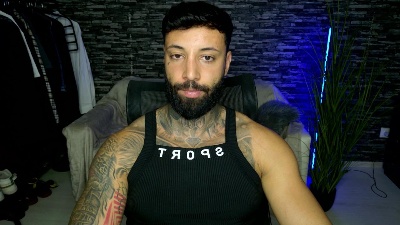 MaculineGuy69 live cam on Cam4