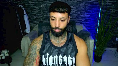 MaculineGuy69 live cam on Cam4