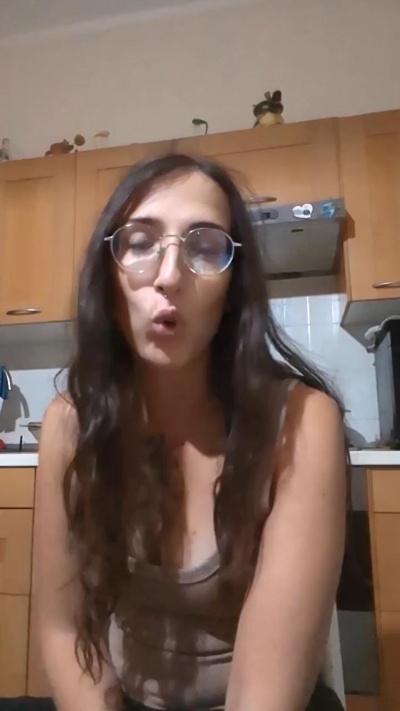 Mad_Queen live cam on Cam4