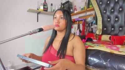 Madame_pain live cam on Cam4