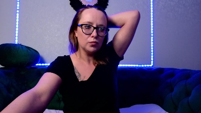 MaddyVelvet live cam on Cam4