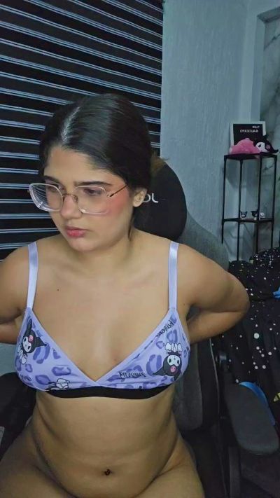 Maddyh live cam on Cam4