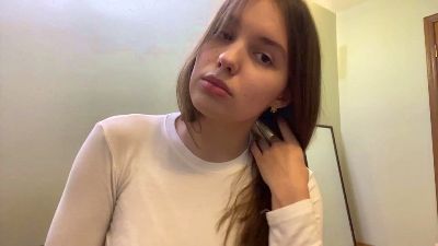 MadelinePinley live cam on Cam4