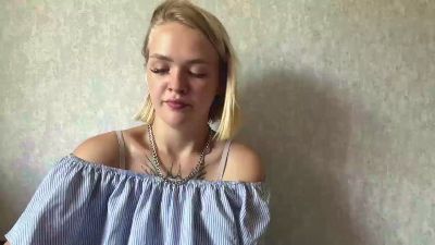 MadlynOkamoto live cam on Cam4