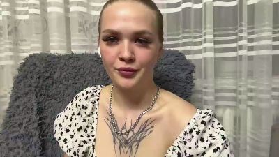 MadlynOkamoto live cam on Cam4