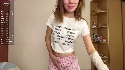 MadokaNeher live cam on Cam4
