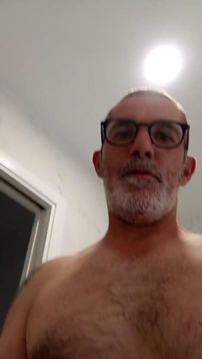 Madurito50 live cam on Cam4