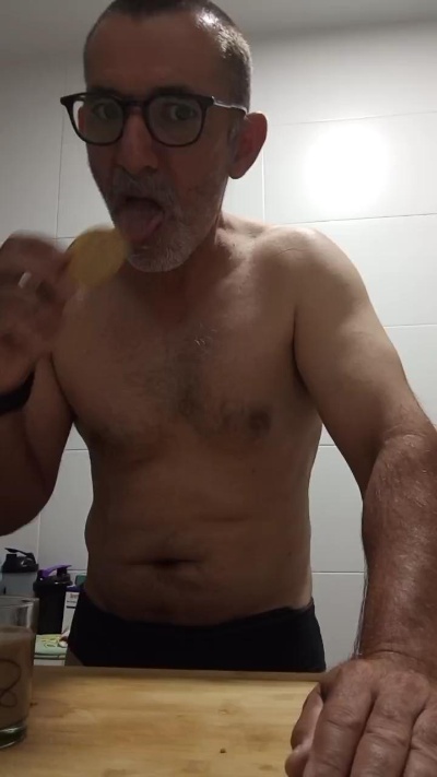 Madurito50 live cam on Cam4