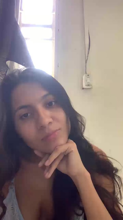 Maduu7 live cam on Cam4