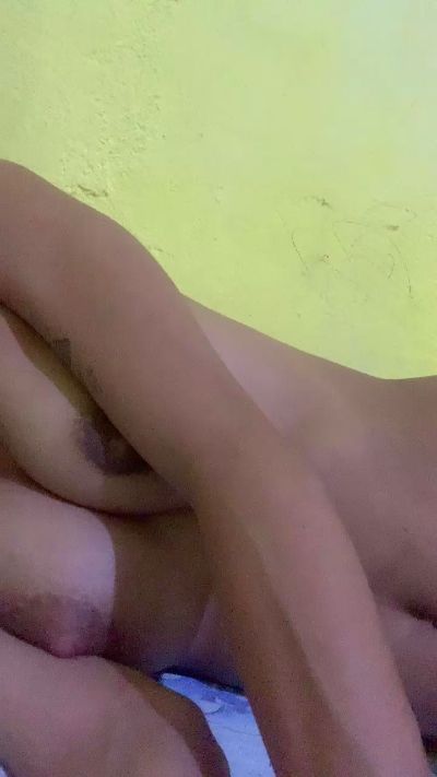 Maduu7 live cam on Cam4