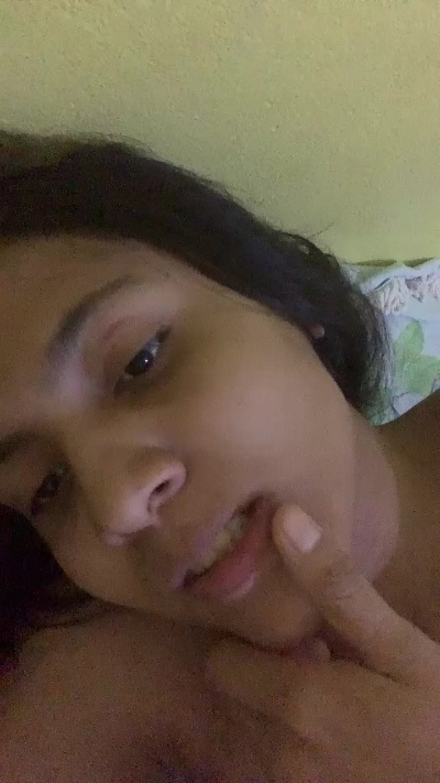 Maduu7 live cam on Cam4