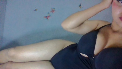 Maellah22 live cam on Cam4
