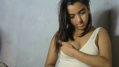 Maena7 live cam on Cam4