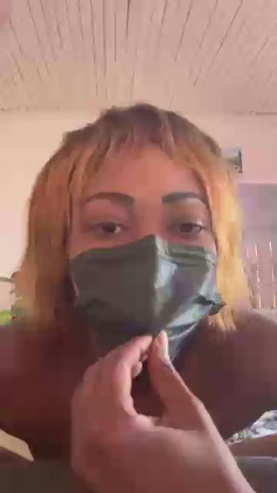 MaevahSacha live cam on Cam4