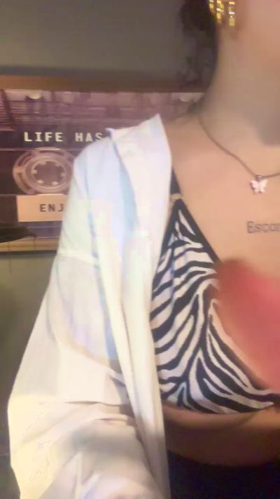 Magdalena live cam on Cam4