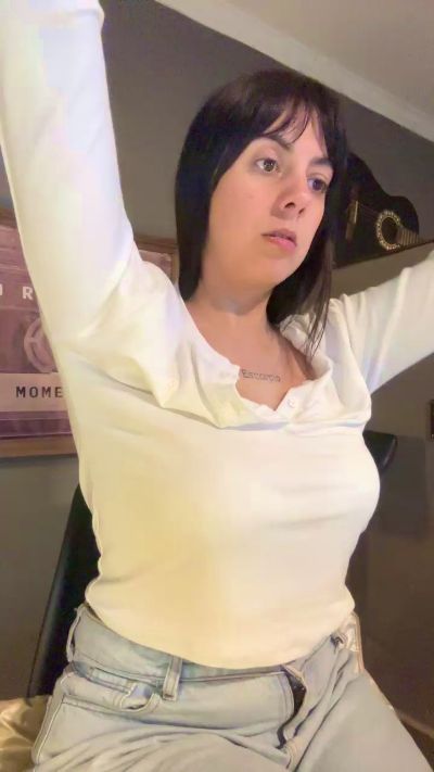 Magdalena live cam on Cam4