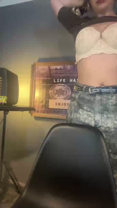 Magdalena live cam on Cam4