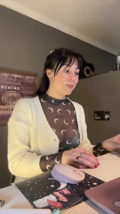 Magdalena live cam on Cam4