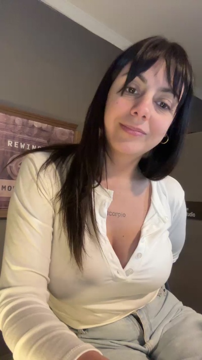 Magdalena live cam on Cam4