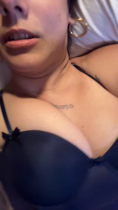 Magdalena live cam on Cam4