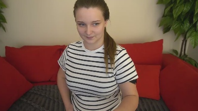 MagicPeachh live cam on Cam4