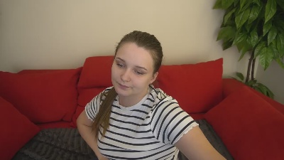MagicPeachh live cam on Cam4