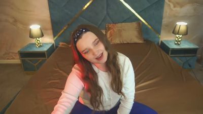 MagicPeachh live cam on Cam4