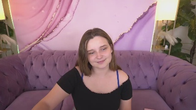 MagicPeachh live cam on Cam4