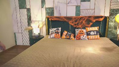 MagicPeachh live cam on Cam4