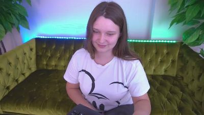 MagicPeachh live cam on Cam4