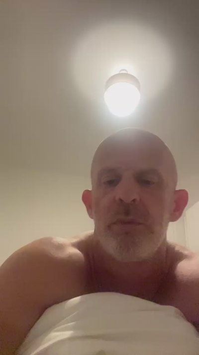 Magicmikeldn live cam on Cam4