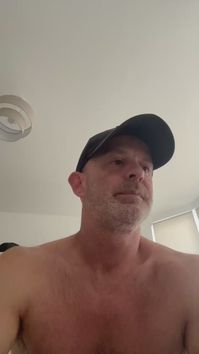 Magicmikeldn live cam on Cam4