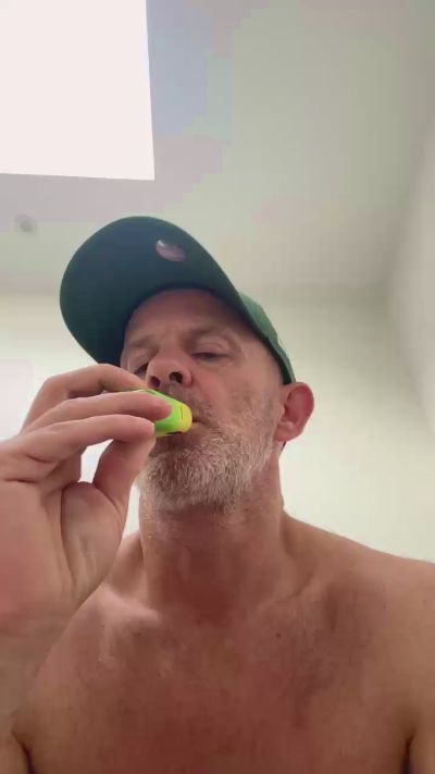 Magicmikeldn live cam on Cam4