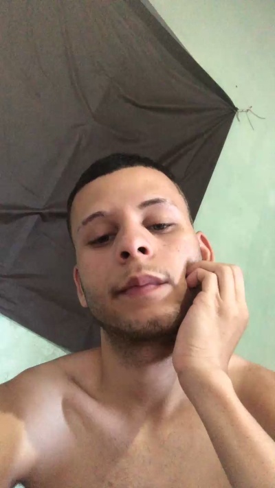 Magrelo0006 live cam on Cam4