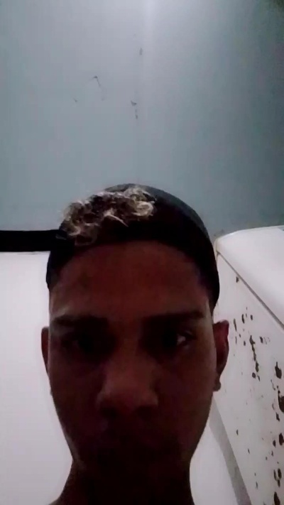 MagrinhoAM live cam on Cam4
