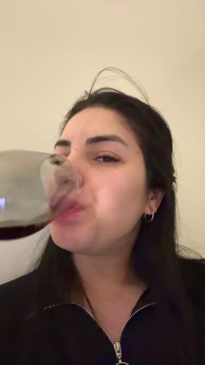 Magui2025 live cam on Cam4