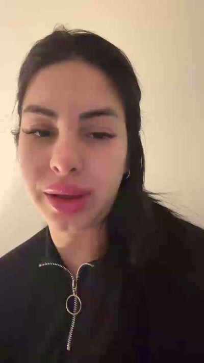Magui2025 live cam on Cam4