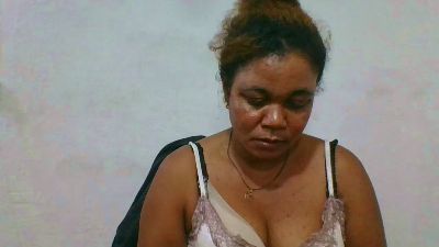 Mahatsara live cam on Cam4