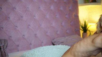 MaiaMini live cam on Cam4