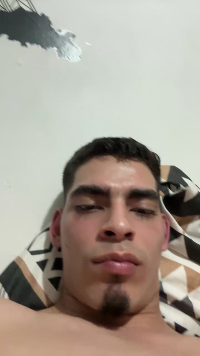 Maicolsrdiaz live cam on Cam4