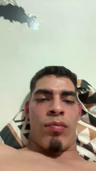 Maicolsrdiaz live cam on Cam4
