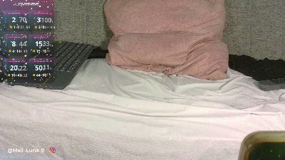 Maii_luna live cam on Cam4